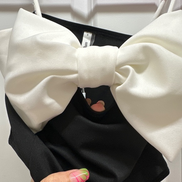 NWOT Glam black white bodysuit with bow - size small - Picture 3 of 4